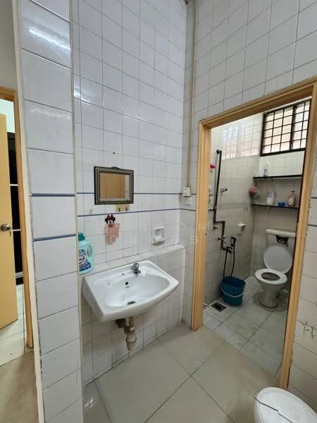 Rumah Teres 1.5-Tingkat untuk Disewa di Johor Bahru (Johor) - Benson Chong - Bathroom - PropertyGuru.com.my
