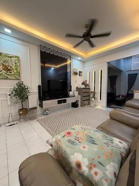 Rumah Teres 1-Tingkat untuk Dijual di Taman Senai Utama (Kulai) - Ah Liang - Living Room - PropertyGuru.com.my