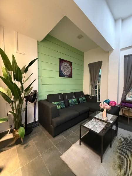 Rumah Teres 1-Tingkat untuk Dijual di Taman Senai Utama (Kulai) - Ah Liang - Living Room - PropertyGuru.com.my