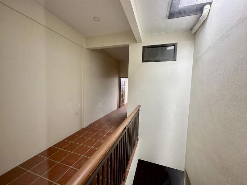Kedai untuk Dijual di George Town (Penang) - Lee Xue Chen - Corridor - PropertyGuru.com.my
