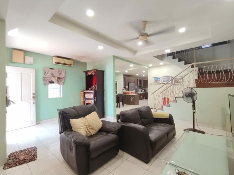 Rumah Teres 2-Tingkat untuk Dijual di Setia Damai (Setia Alam) - Annie Kho - Living Room - PropertyGuru.com.my