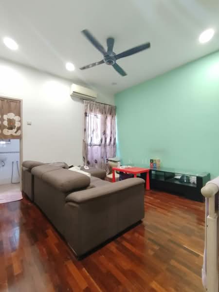 Rumah Teres 2-Tingkat untuk Dijual di Setia Damai (Setia Alam) - Annie Kho - Living Room - PropertyGuru.com.my