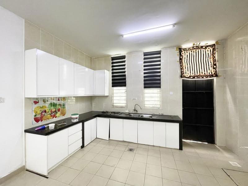 3-storey Terraced House for Rent in Kajang (Selangor) - Eiffel Lai - Kitchen - PropertyGuru.com.my