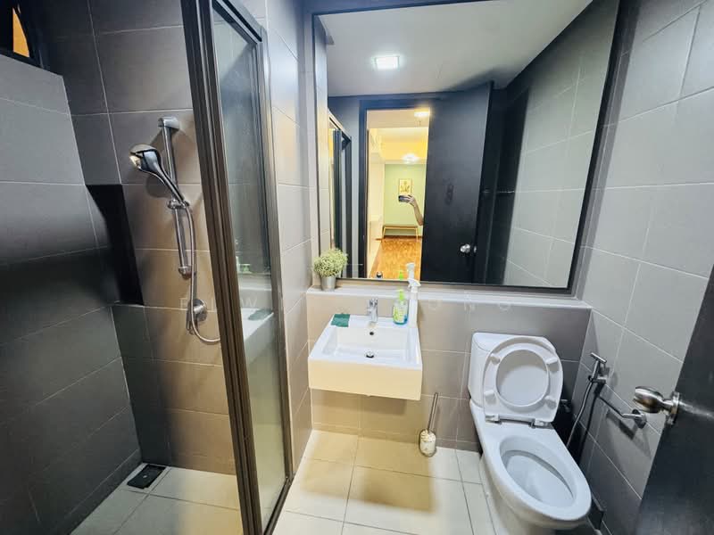 Kediaman Servis untuk Disewa di The Tamarind - Elwin Leong - Bathroom - PropertyGuru.com.my