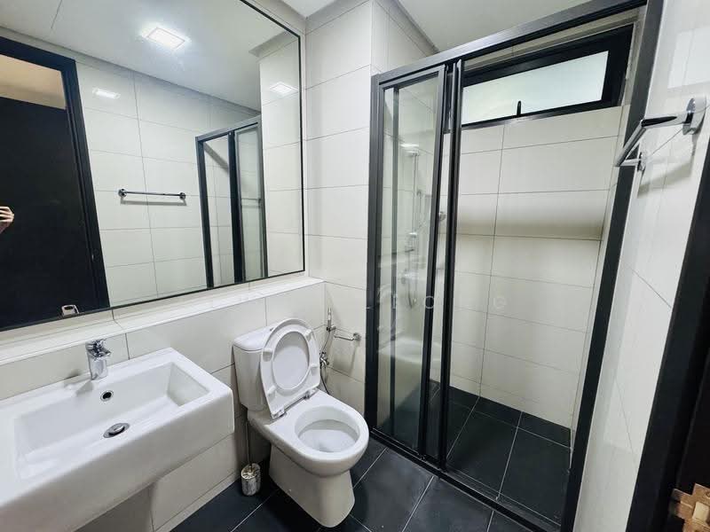 Kediaman Servis untuk Disewa di The Tamarind - Elwin Leong - Bathroom - PropertyGuru.com.my