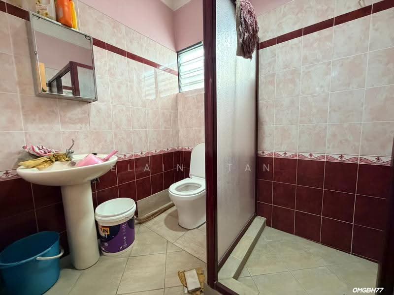 1-storey Terraced House for Rent in Taman Teluk Pulai (Klang) - Elaine Tan - Bathroom - PropertyGuru.com.my