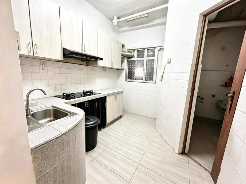 Pangsapuri untuk Dijual di The Astaria - Irine Yap - Kitchen - PropertyGuru.com.my