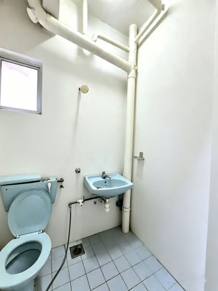 Pangsapuri untuk Dijual di The Astaria - Irine Yap - Bathroom - PropertyGuru.com.my