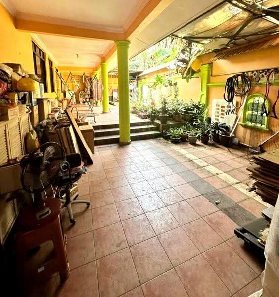 2-storey Terraced House for Sale in Taman Pelangi (Johor Bahru) - Calvin Lee - Exterior - PropertyGuru.com.my