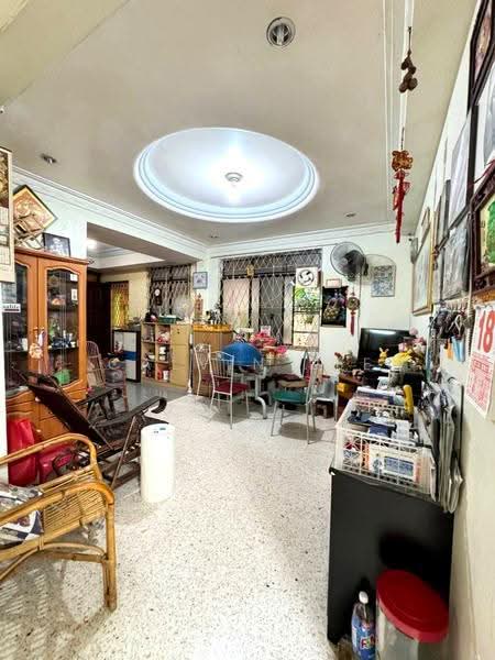 2-storey Terraced House for Sale in Taman Pelangi (Johor Bahru) - Calvin Lee - Living Room - PropertyGuru.com.my