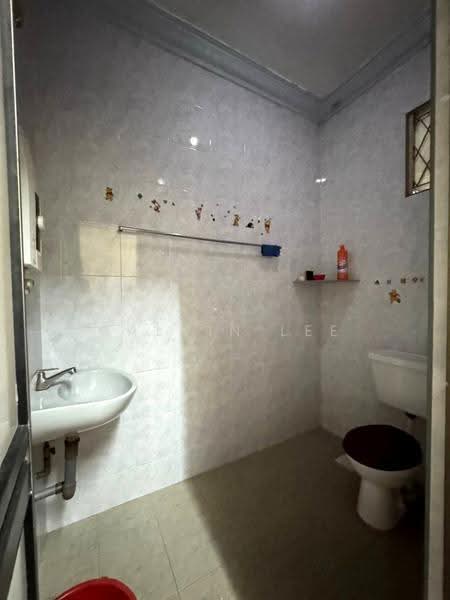 2-storey Terraced House for Sale in Taman Pelangi (Johor Bahru) - Calvin Lee - Bathroom - PropertyGuru.com.my