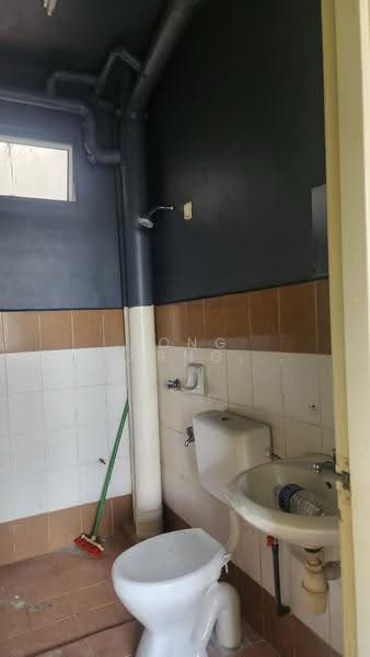 Apartment for Rent at Kipark Apartment - Hong Charng Lee - Bathroom - PropertyGuru.com.my