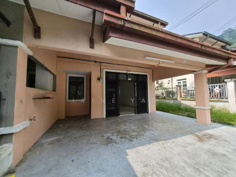 Rumah Teres 2-Tingkat untuk Dijual di Ampang Saujana (Ampang) - Irine Yap - Entrance - PropertyGuru.com.my