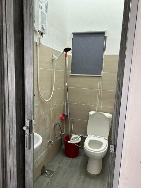 2-storey Terraced House for Sale in Taman Indah Perdana (Kepong) - Ivan Tan - Bathroom - PropertyGuru.com.my