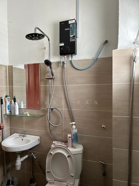 2-storey Terraced House for Sale in Taman Indah Perdana (Kepong) - Ivan Tan - Bathroom - PropertyGuru.com.my