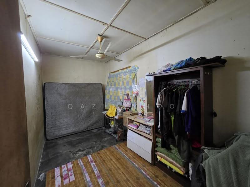 1-storey Terraced House for Sale in Taman Desa Pinji (Lahat) - Qazin Khoo - Bedroom - PropertyGuru.com.my