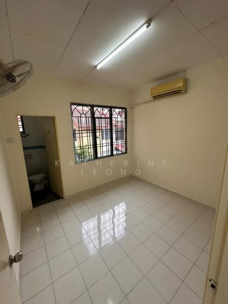 Rumah Teres 2-Tingkat untuk Dijual di Taman Sri Bayu (Rawang) - Katherine Leong - Bathroom - PropertyGuru.com.my