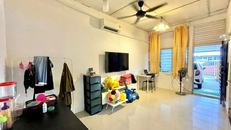 1-storey Terraced House for Sale in Taman Sri Nanding (Hulu Langat) - Rafedah Binti Abdul Aziz - Living Room - PropertyGuru.com.my