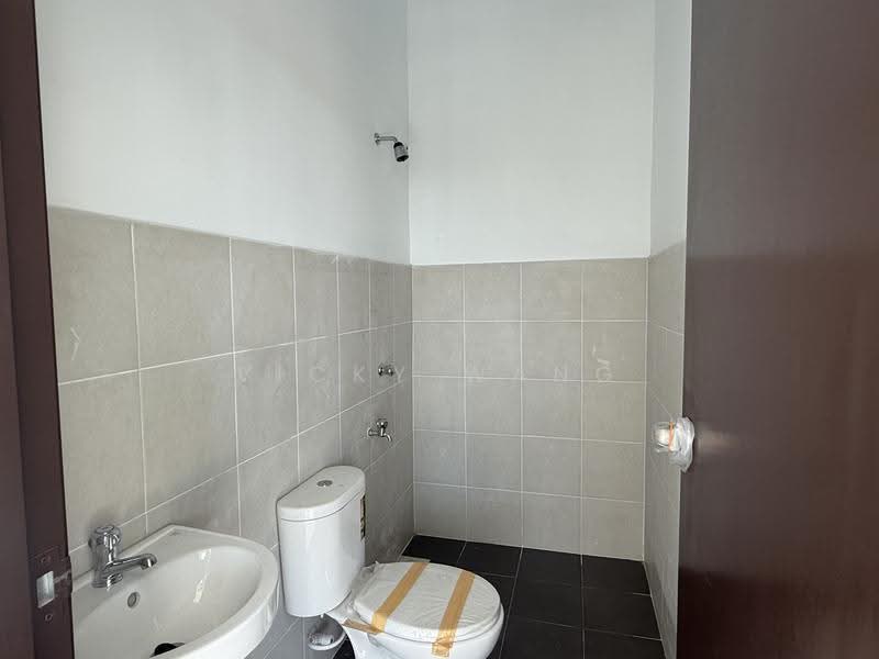 Rumah Teres 2-Tingkat untuk Dijual di Taman Rambai Indah (Jenjarom) - Vicky Wang - PropertyGuru.com.my