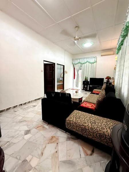 1-storey Terraced House for Sale in Taman Teratai (Skudai) - Calvin Lee - Living Room - PropertyGuru.com.my