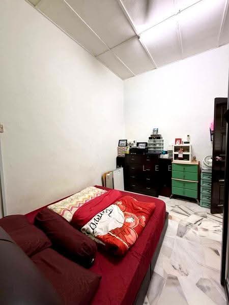 1-storey Terraced House for Sale in Taman Teratai (Skudai) - Calvin Lee - Bedroom - PropertyGuru.com.my