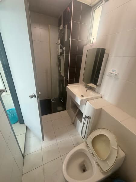 Service Residence for Rent at D'Ambience Residences (Pangsapuri Ikatan Flora) - Nick Low - Bathroom - PropertyGuru.com.my