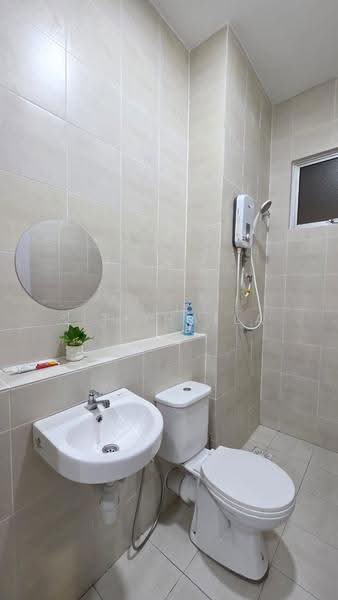 Kondominium untuk Disewa di Residensi Adelia 4 - Siti Haila - Bathroom - PropertyGuru.com.my
