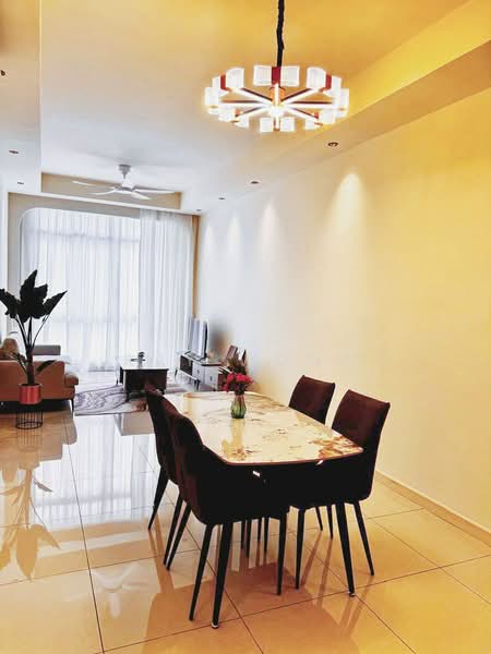 Kediaman Servis untuk Disewa di Setia Sky 88 - Ray Wong - Living Room - PropertyGuru.com.my