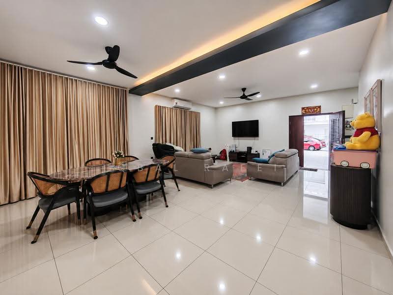 Rumah Teres 2-Tingkat untuk Dijual di Seremban (Negeri Sembilan) - Iqbal Rafei - Living Room - PropertyGuru.com.my