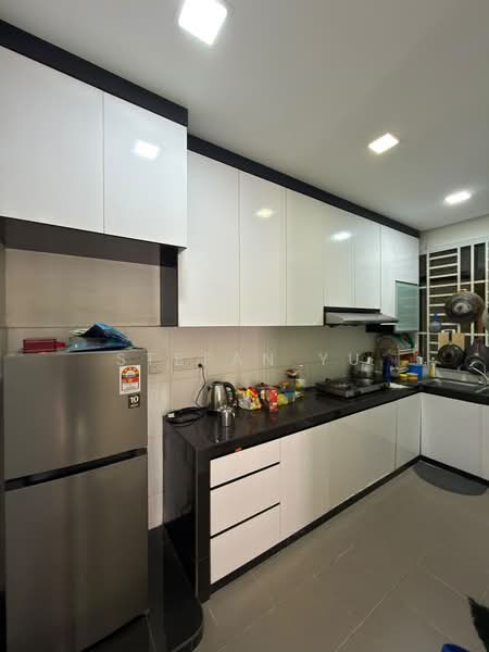Service Residence for Sale at Jentayu Residensi @ Tampoi - Stefan Yu - Kitchen - PropertyGuru.com.my