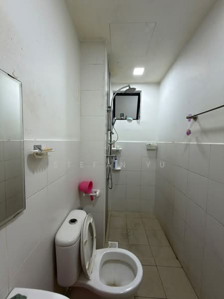 Service Residence for Sale at Jentayu Residensi @ Tampoi - Stefan Yu - Bathroom - PropertyGuru.com.my
