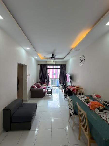 Service Residence for Sale at Jentayu Residensi @ Tampoi - Stefan Yu - Living Room - PropertyGuru.com.my