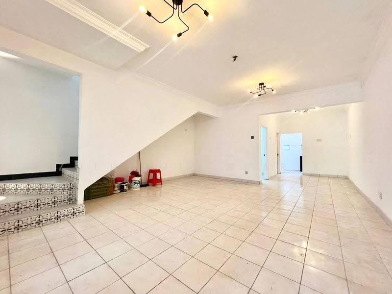 Rumah Teres 2-Tingkat untuk Dijual di Seri Kembangan (Selangor) - Zulhilmi Zakaria - Living Room - PropertyGuru.com.my