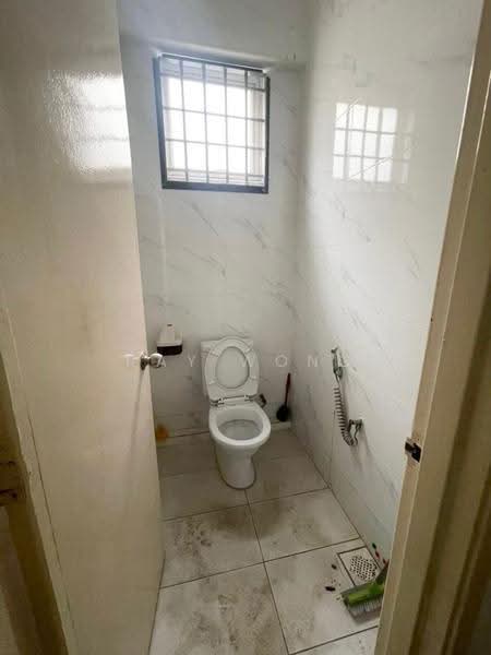 Shop / Office untuk Disewa di Johor Bahru (Johor) - Ray Wong - Bathroom - PropertyGuru.com.my