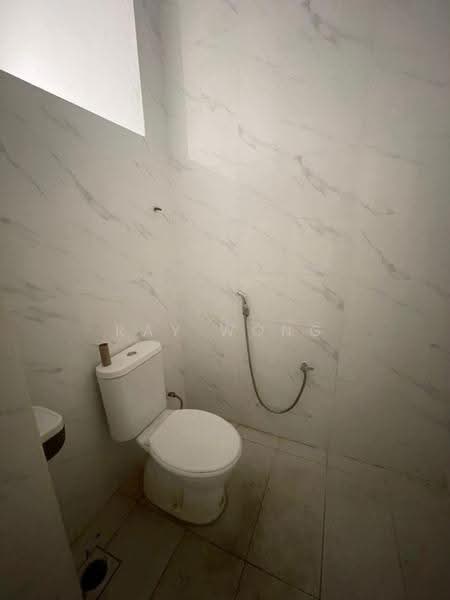 Shop / Office untuk Disewa di Johor Bahru (Johor) - Ray Wong - Bathroom - PropertyGuru.com.my
