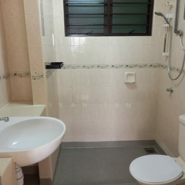 Kondominium untuk Disewa di Pelangi Utama - Ivan Tan - Bathroom - PropertyGuru.com.my