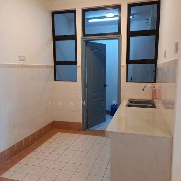 Kondominium untuk Disewa di Pelangi Utama - Ivan Tan - Kitchen - PropertyGuru.com.my