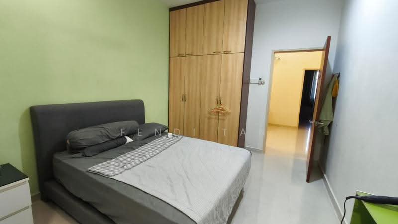 Terraced House for Sale in Bandar Puteri Puchong (Puchong) - Fendi tan - Bedroom - PropertyGuru.com.my