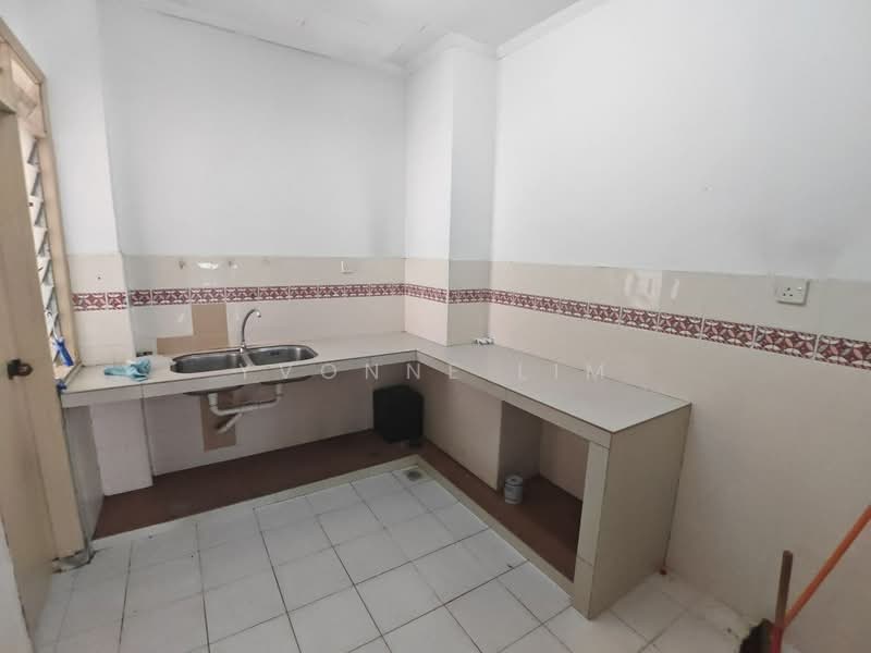 Pangsapuri untuk Dijual di Skudai Villa - Yvonne Lim - Kitchen - PropertyGuru.com.my