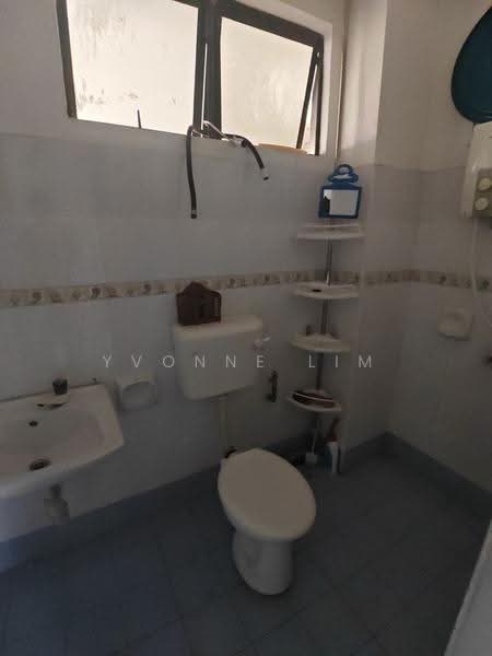 Pangsapuri untuk Dijual di Skudai Villa - Yvonne Lim - Bathroom - PropertyGuru.com.my