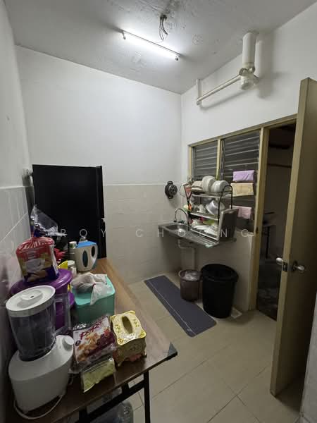 Rumah Flat untuk Dijual di Puchong Utama Court 1 - Roy Choong - Kitchen - PropertyGuru.com.my