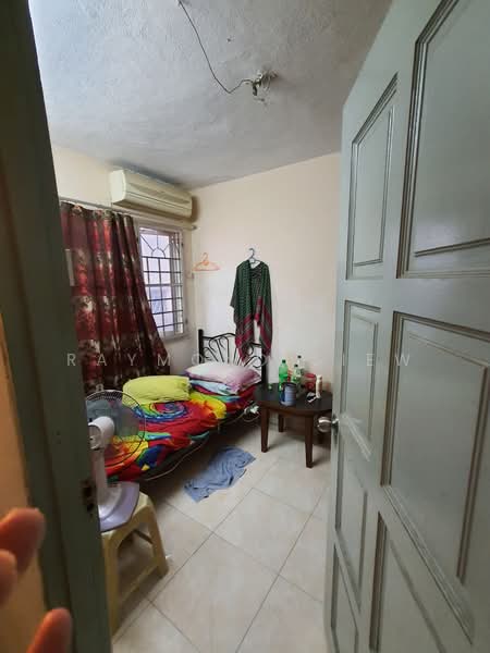 Rumah Teres 2.5-Tingkat untuk Dijual di Taman Sri Sinar (Segambut) - Raymond Siew - Bedroom - PropertyGuru.com.my