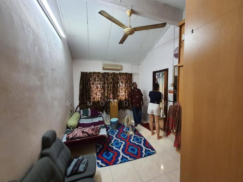 Rumah Teres 2.5-Tingkat untuk Dijual di Taman Sri Sinar (Segambut) - Raymond Siew - Bedroom - PropertyGuru.com.my