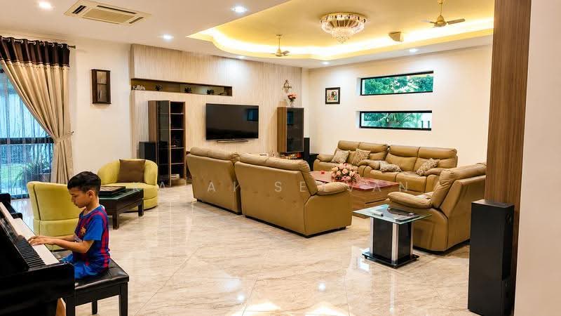 Bungalow House untuk Dijual di Nilai Spring Heights (Nilai) - Kalai Selvan - Living Room - PropertyGuru.com.my
