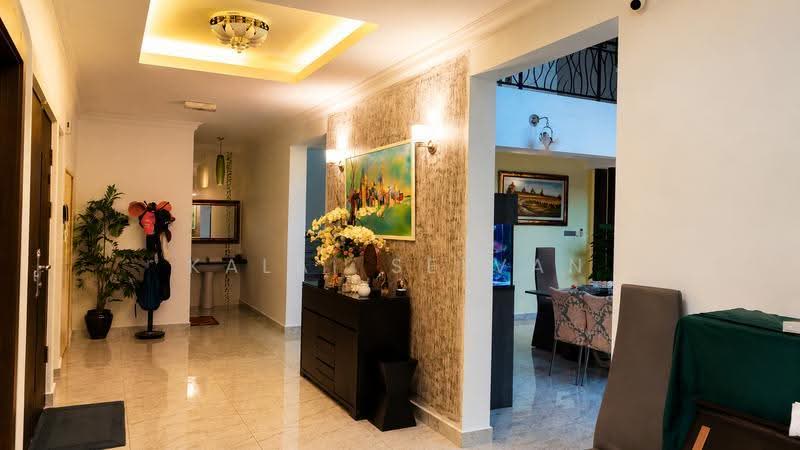 Bungalow House untuk Dijual di Nilai Spring Heights (Nilai) - Kalai Selvan - Entrance - PropertyGuru.com.my