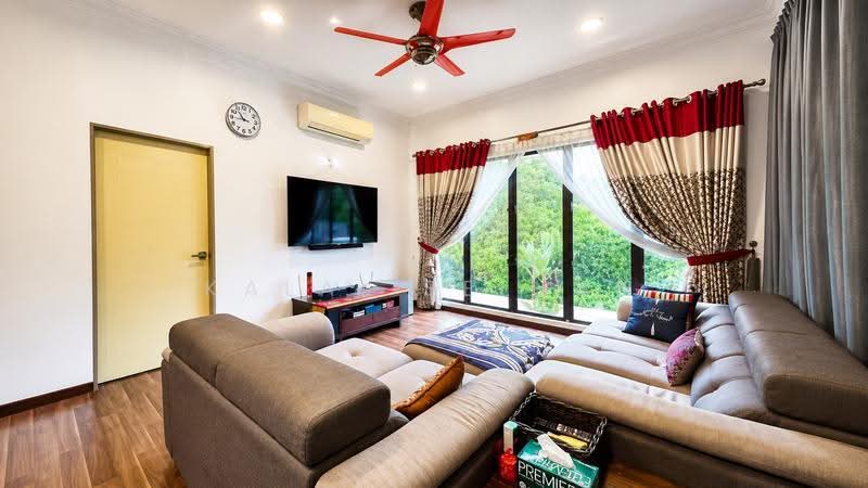 Bungalow House untuk Dijual di Nilai Spring Heights (Nilai) - Kalai Selvan - Living Room - PropertyGuru.com.my