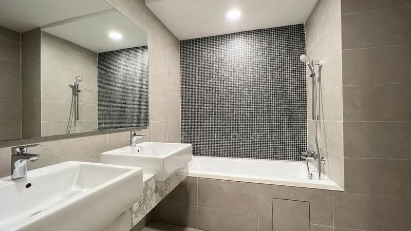 Kediaman Servis untuk Disewa di Ooak Suites @ Kiara 163 - Cruz Looi - Bathroom - PropertyGuru.com.my
