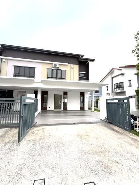 Rumah Teres 2-Tingkat untuk Disewa di Seksyen U13 (Setia Alam) - Kew . - PropertyGuru.com.my