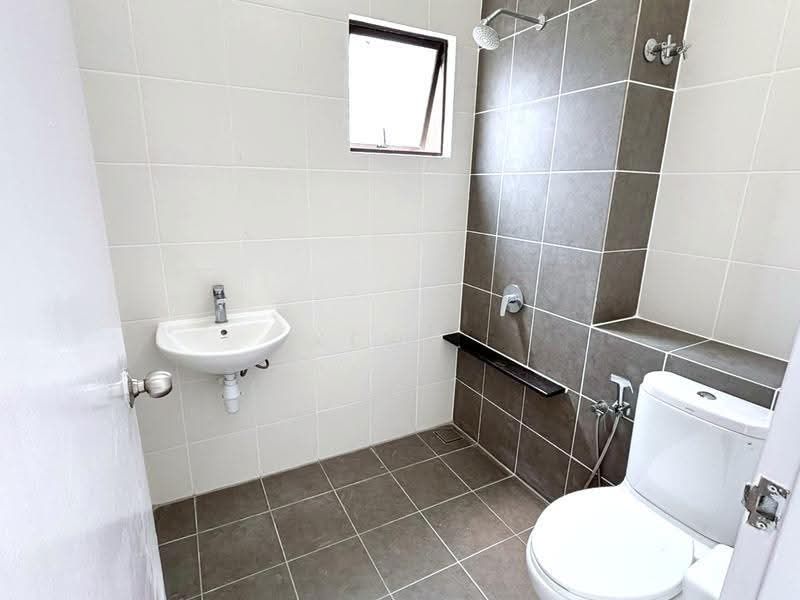Rumah Teres 2-Tingkat untuk Disewa di Seksyen U13 (Setia Alam) - Kew . - PropertyGuru.com.my