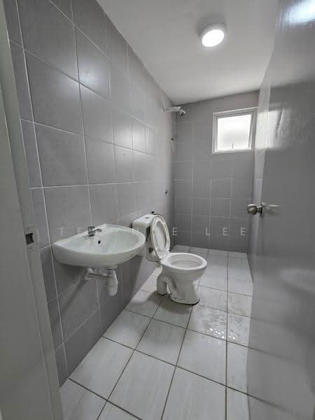 Apartment for Rent at Kemuning Idaman - Terence Lee - Bathroom - PropertyGuru.com.my